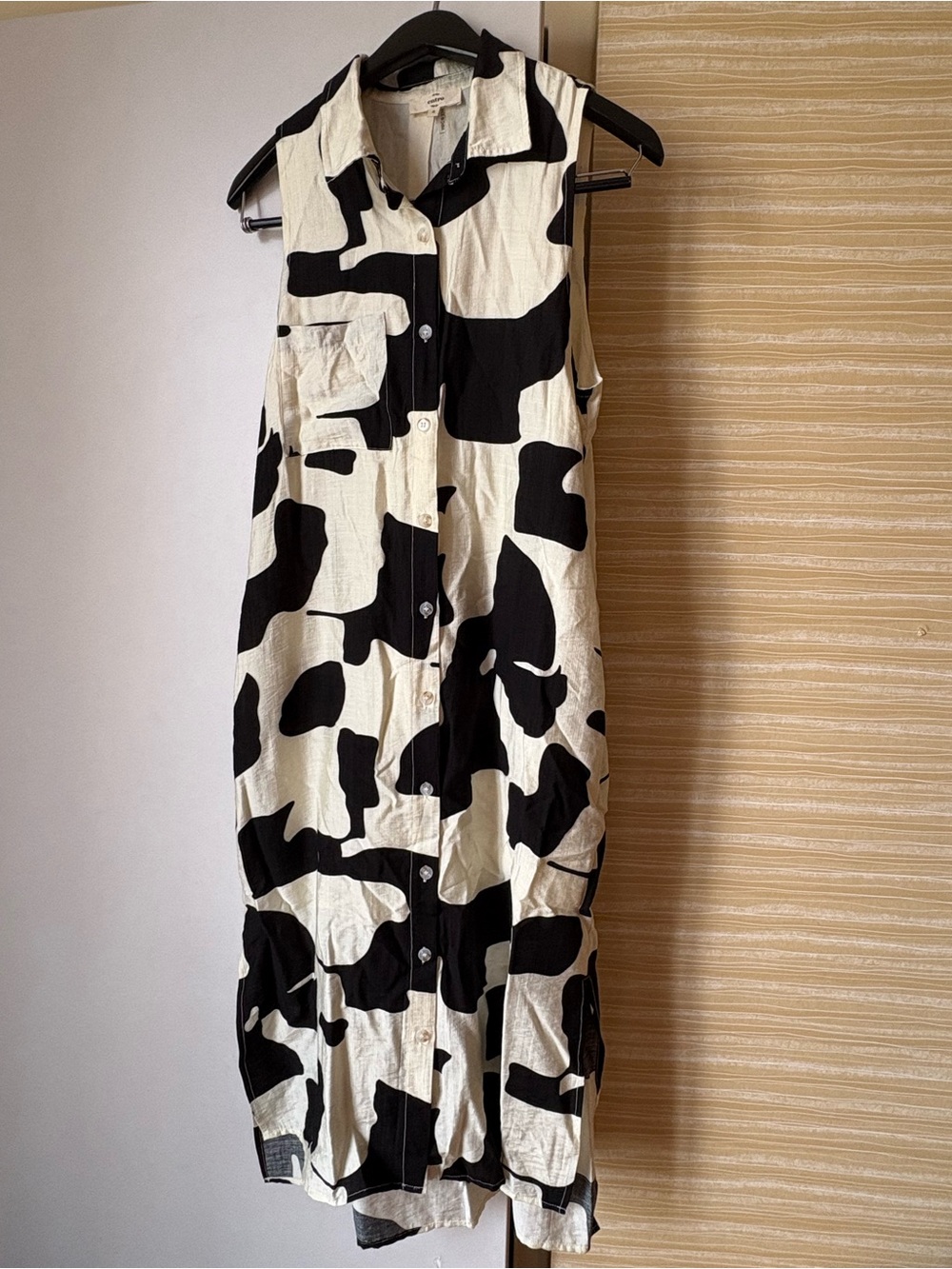 entro Black and White Sleeveless Midi Shirt Dress